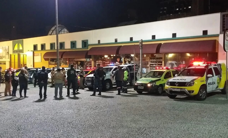 Fiscalização aplica R$ 400 mil em multas a estabelecimentos e dispersa quase 900 pessoas na Capital.Foto: SESP