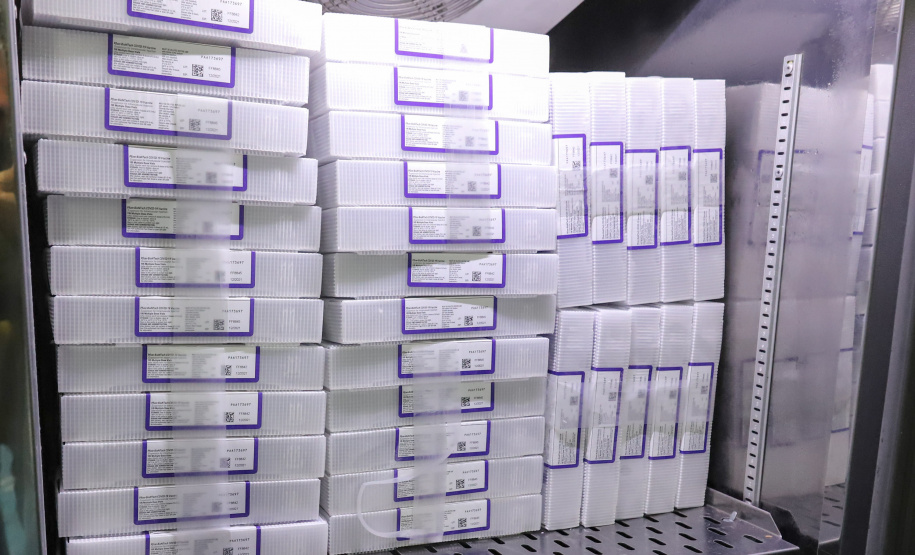 Ministério da Saúde enviará 303 mil doses de vacina contra a Covid-19 ao Paraná. Foto: Geraldo Bubniak  AEN