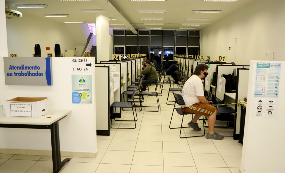 Agência do Trabalhador. Foto: Ari Dias/AEN