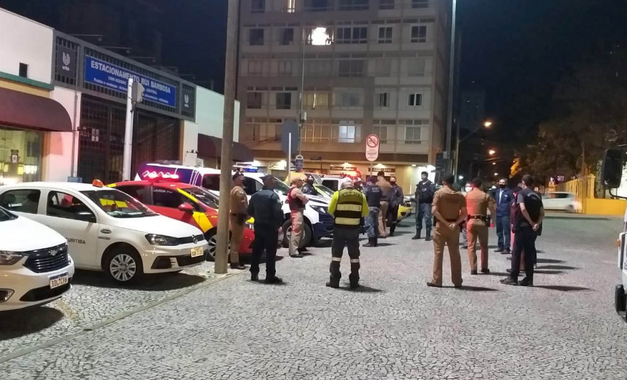 AIFU fecha 15 pontos comerciais e aplica R$ 1,4 milhão em multas neste final de semana em Curitiba  -  Curitiba, 13/09/2021  -  Foto: SESP-PR