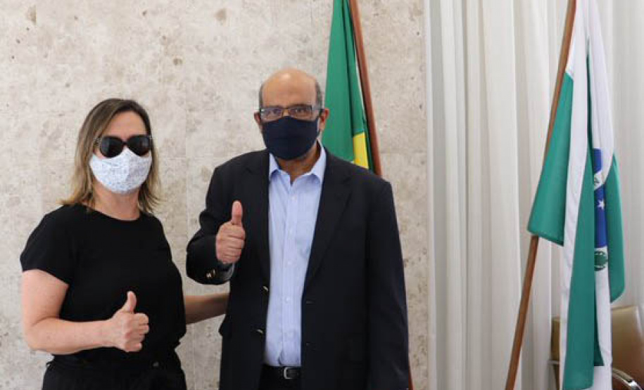 A Secretaria de Estado da Fazenda entregou nesta segunda-feira (13) os prêmios do último sorteio do Programa Nota Paraná. Na ocasião, compareceram as contribuintes de Curitiba ganhadoras dos prêmios máximos de R$ 1 milhão e R$ 200 mil reais e também representantes das entidades sociais que foram contempladas. - Curitiba, 13/09/2021 - Foto: SEFA