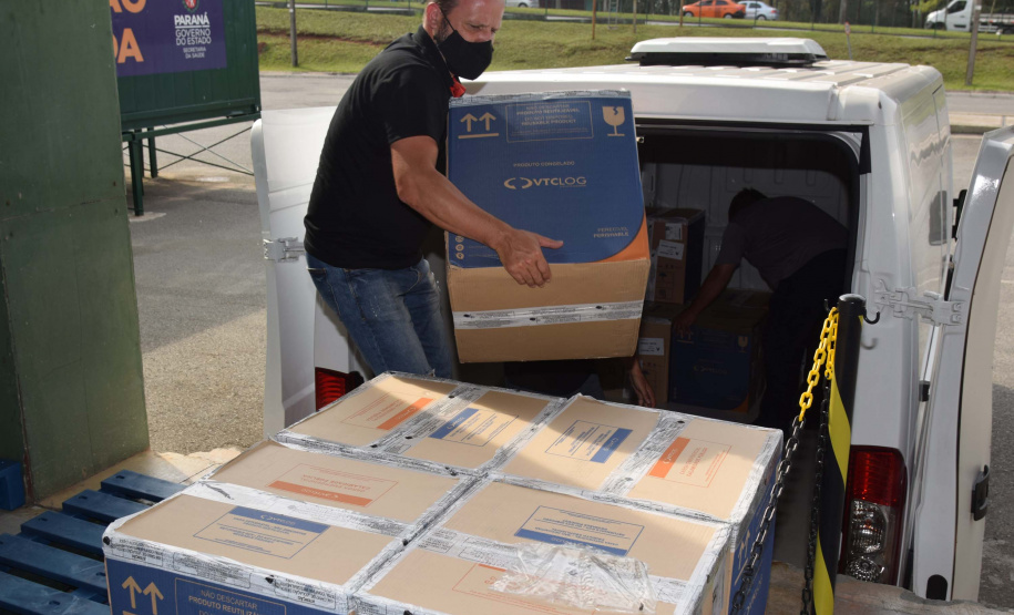 Paraná recebe mais 303 mil vacinas contra a Covid-19 para primeira dose. Foto: Américo Antonio/SESA