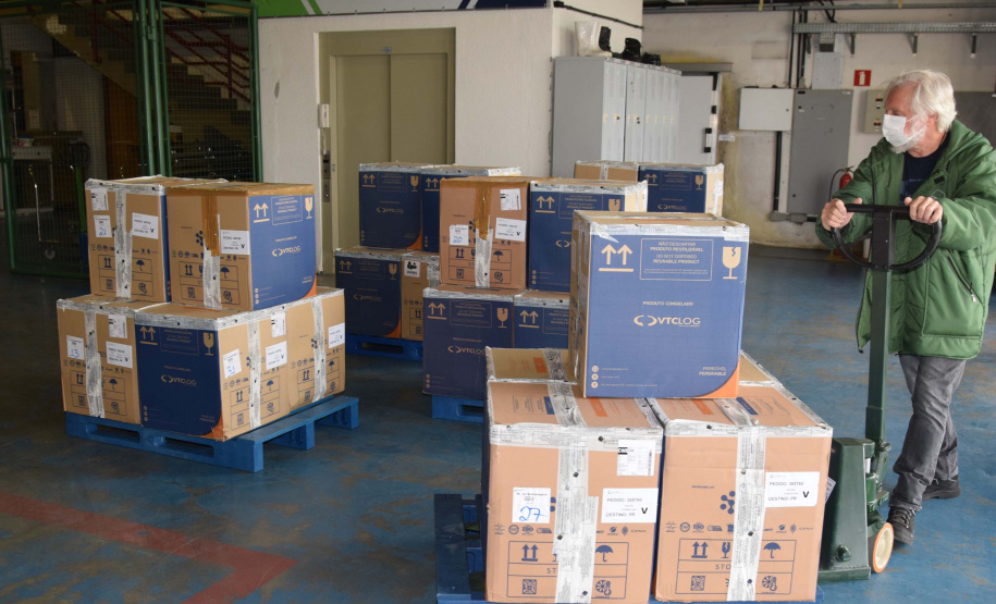 Paraná recebe mais 303 mil vacinas contra a Covid-19 para primeira dose. Foto: Américo Antonio/SESA