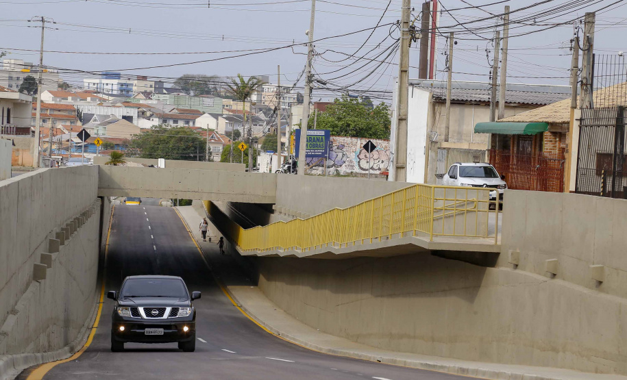 A Coordenação da Região Metropolitana de Curitiba (Comec) entregou nesta segunda-feira (13) a trincheira da Rua Arapongas, no cruzamento com a Avenida das Torres, em São José dos Pinhais. 
Foto Gilson Abreu/AEN