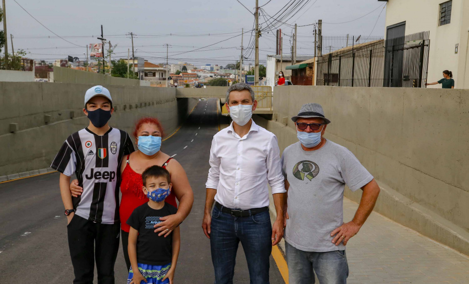 A Coordenação da Região Metropolitana de Curitiba (Comec) entregou nesta segunda-feira (13) a trincheira da Rua Arapongas, no cruzamento com a Avenida das Torres, em São José dos Pinhais. 
Foto Gilson Abreu/AEN
