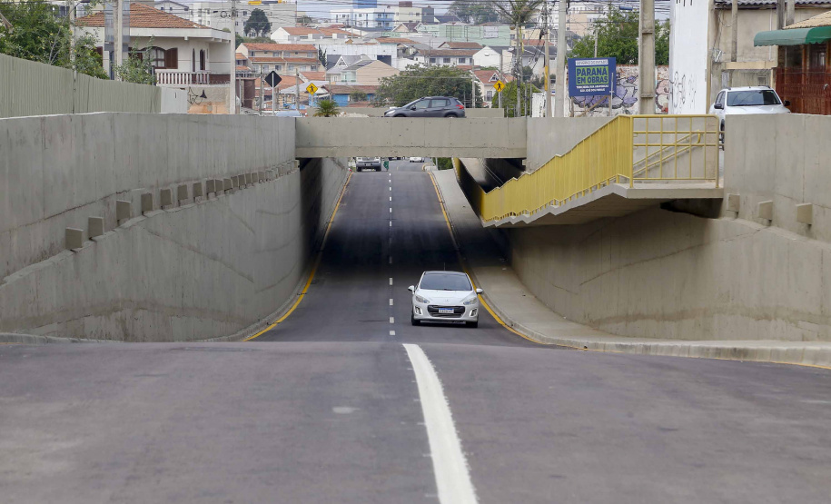 A Coordenação da Região Metropolitana de Curitiba (Comec) entregou nesta segunda-feira (13) a trincheira da Rua Arapongas, no cruzamento com a Avenida das Torres, em São José dos Pinhais. 
Foto Gilson Abreu/AEN