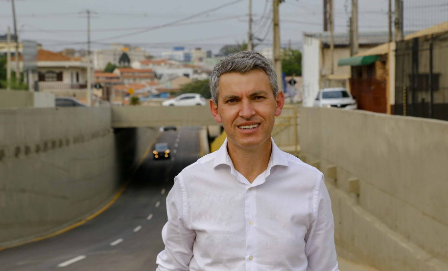 A Coordenação da Região Metropolitana de Curitiba (Comec) entregou nesta segunda-feira (13) a trincheira da Rua Arapongas, no cruzamento com a Avenida das Torres, em São José dos Pinhais. 
Foto Gilson Abreu/AEN