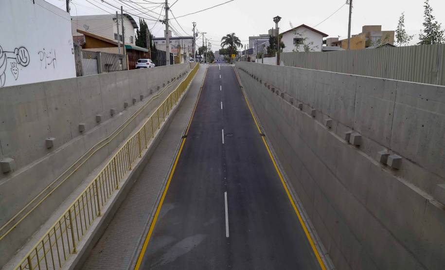 A Coordenação da Região Metropolitana de Curitiba (Comec) entregou nesta segunda-feira (13) a trincheira da Rua Arapongas, no cruzamento com a Avenida das Torres, em São José dos Pinhais. 
Foto Gilson Abreu/AEN
