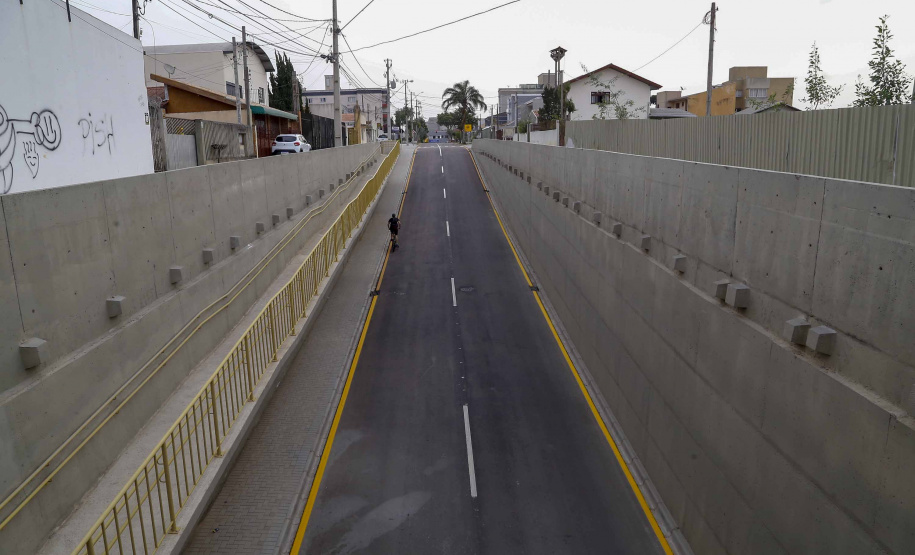 A Coordenação da Região Metropolitana de Curitiba (Comec) entregou nesta segunda-feira (13) a trincheira da Rua Arapongas, no cruzamento com a Avenida das Torres, em São José dos Pinhais. 
Foto Gilson Abreu/AEN