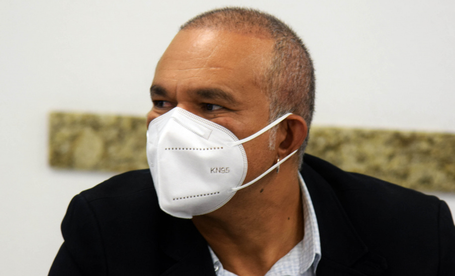 O Estado está recebendo a visita da equipe técnica da Secretaria de Atenção Primária à Saúde do Ministério da Saúde nesta semana para debater o contexto da pandemia. O objetivo do encontro é um acompanhamento das ações que estão sendo realizadas e futuras do cuidado integrado e dirigido à população dos 399 municípios.  -  Curitiba, 13/09/2021  -  Foto: Américo Antonio/SESA