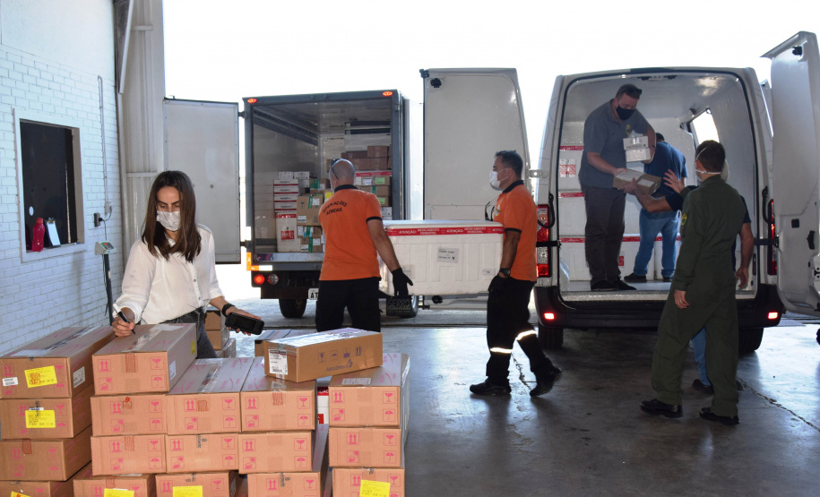 Mais de meio milhão de vacinas contra a Covid-19 começam a ser distribuídas - Curitiba, 14/09/2021 - Foto: Américo Antonio/SESA