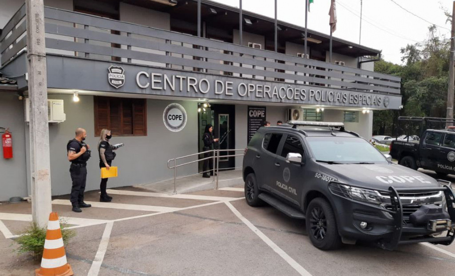 A Polícia Civil do Paraná (PCPR) prendeu 10 pessoas, de 23 a 28 anos, suspeito de envolvimento no tráfico de drogas sintéticas e associação ao tráfico, nesta terça-feira (14), em Curitiba, Guarapuava e Londrina. -  Curitiba, 14/09/2021  -  Foto: PCPR