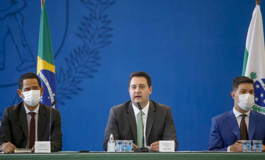 O governador Carlos Massa Ratinho Junior assina nesta quarta-feira (15), o decreto da última etapa de transferência de custódia dos presos das carceragens da Polícia Civil para a gestão plena do Departamento Penitenciário do Paraná (DEPEN). 15/09/2021 -
 Foto: Gilson Abreu/AEN