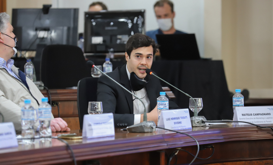 O secretário estadual da Infraestrutura e Logística, Sandro Alex e o  o secretário de Planejamento e Projetos Estruturantes do Paraná, Valdemar Bernardo Jorge participam de Webinar dos Portos do Paraná sobre o Potencial de Movimentacao de Cargas  para o projeto da Nova Ferroeste,  na A Federação das Indústrias do Estado do Paraná (Fiep). 15/09/2021 - Foto: Geraldo Bubniak/AEN