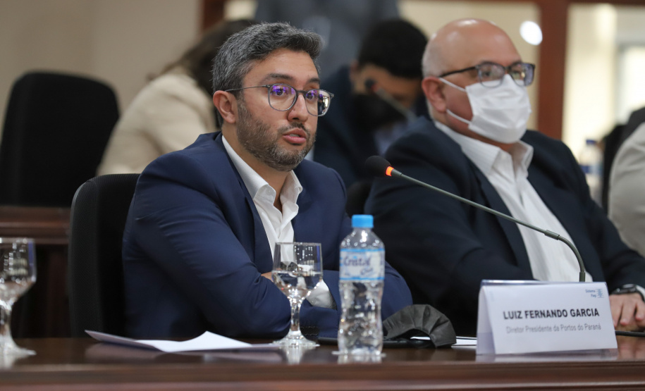 O secretário estadual da Infraestrutura e Logística, Sandro Alex e o  o secretário de Planejamento e Projetos Estruturantes do Paraná, Valdemar Bernardo Jorge participam de Webinar dos Portos do Paraná sobre o Potencial de Movimentacao de Cargas  para o projeto da Nova Ferroeste,  na A Federação das Indústrias do Estado do Paraná (Fiep). 15/09/2021 - Foto: Geraldo Bubniak/AEN