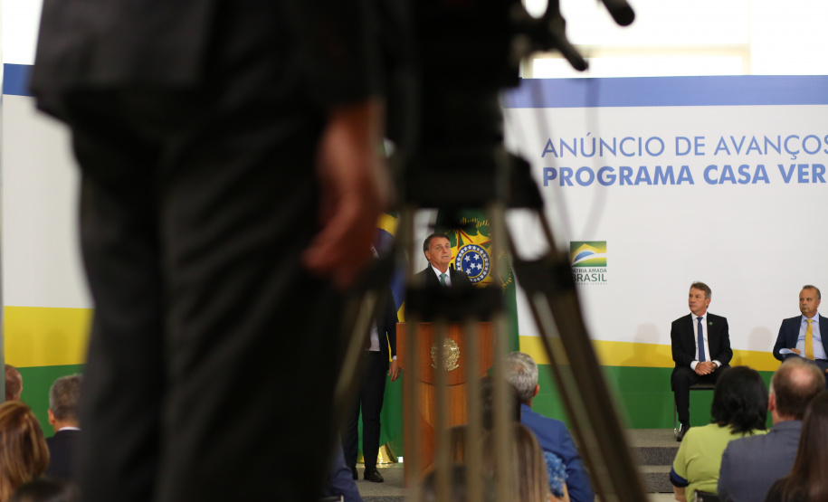 O governo federal anunciou nesta quarta-feira (15) mudanças nas diretrizes do programa Casa Verde e Amarela que deverão facilitar a aquisição de casa própria pela população de todo o País e em especial do Paraná, que possui a maior parceria vigente em habitação com a União. O evento em que foram apresentados os detalhes foi realizado em Brasília e teve a participação do vice-governador Darci Piana e do diretor-presidente da Cohapar, Jorge Lange. Foto: Camila Tonett