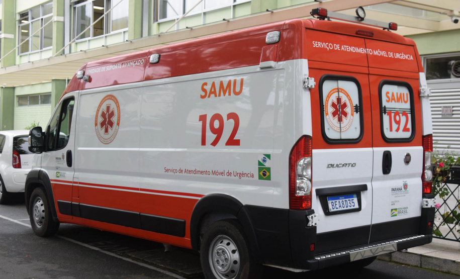 O município de Adrianópolis recebeu uma ambulância de suporte básico, para reforço do Serviço de Atendimento Móvel de Urgência (Samu). O veículo no valor de R$ 161,5 mil foi entregue nesta quarta-feira (15) pelo secretário de Estado da Saúde, Beto Preto. - Curitiba, 15/09/2021 - Foto: Américo Antonio/SESA