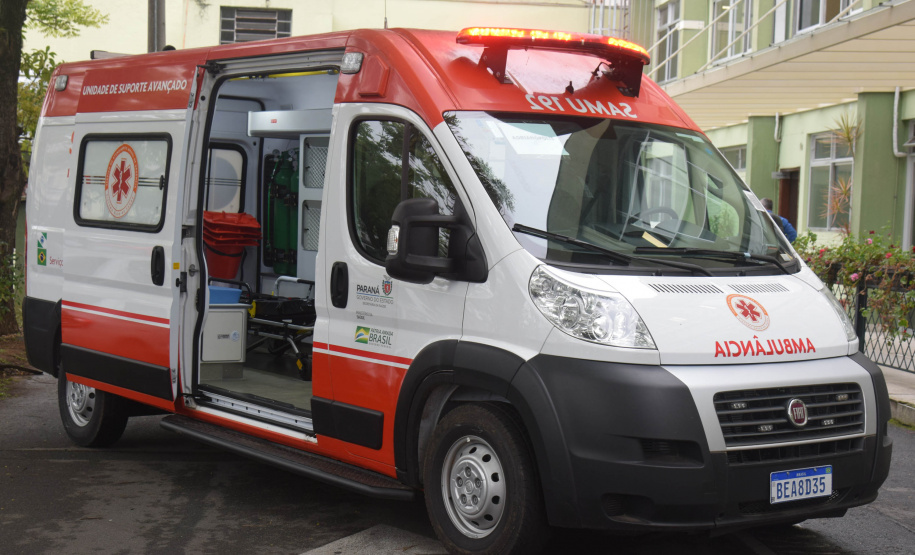 O município de Adrianópolis recebeu uma ambulância de suporte básico, para reforço do Serviço de Atendimento Móvel de Urgência (Samu). O veículo no valor de R$ 161,5 mil foi entregue nesta quarta-feira (15) pelo secretário de Estado da Saúde, Beto Preto. - Curitiba, 15/09/2021 - Foto: Américo Antonio/SESA
