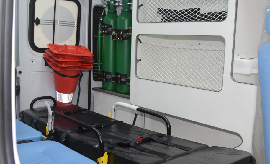 O município de Adrianópolis recebeu uma ambulância de suporte básico, para reforço do Serviço de Atendimento Móvel de Urgência (Samu). O veículo no valor de R$ 161,5 mil foi entregue nesta quarta-feira (15) pelo secretário de Estado da Saúde, Beto Preto. - Curitiba, 15/09/2021 - Foto: Américo Antonio/SESA