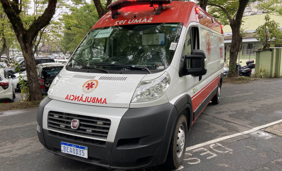 O município de Adrianópolis recebeu uma ambulância de suporte básico, para reforço do Serviço de Atendimento Móvel de Urgência (Samu). O veículo no valor de R$ 161,5 mil foi entregue nesta quarta-feira (15) pelo secretário de Estado da Saúde, Beto Preto. - Curitiba, 15/09/2021 - Foto: Américo Antonio/SESA