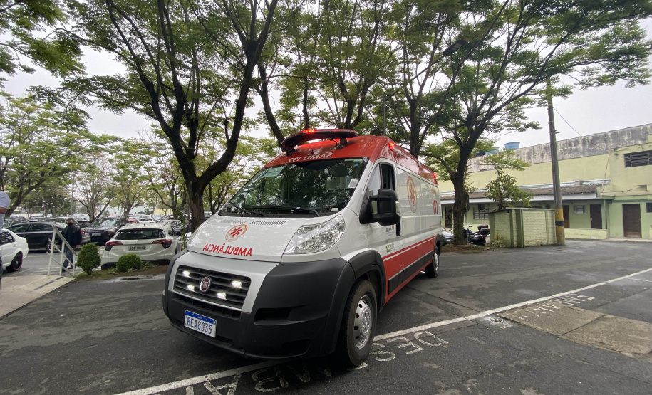 O município de Adrianópolis recebeu uma ambulância de suporte básico, para reforço do Serviço de Atendimento Móvel de Urgência (Samu). O veículo no valor de R$ 161,5 mil foi entregue nesta quarta-feira (15) pelo secretário de Estado da Saúde, Beto Preto. - Curitiba, 15/09/2021 - Foto: Américo Antonio/SESA