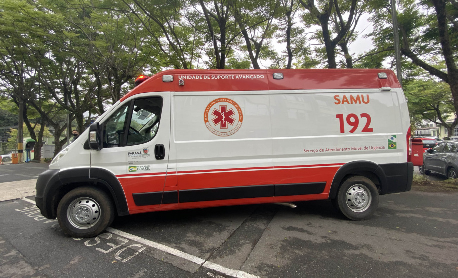 O município de Adrianópolis recebeu uma ambulância de suporte básico, para reforço do Serviço de Atendimento Móvel de Urgência (Samu). O veículo no valor de R$ 161,5 mil foi entregue nesta quarta-feira (15) pelo secretário de Estado da Saúde, Beto Preto. - Curitiba, 15/09/2021 - Foto: Américo Antonio/SESA