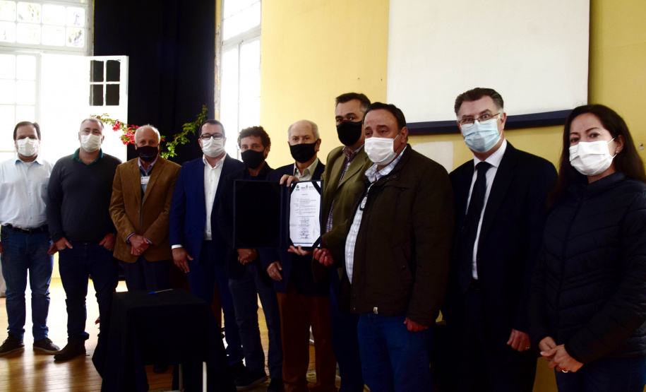 O secretário de Estado da Saúde, Beto Preto assinou a ordem de serviço nesta quinta-feira (16) que autoriza o início imediato de reformas de reparo no Hospital Regional da Lapa São Sebastião (HRLSS).  -  Curitiba, 16/09/2021  -  Foto: Américo Antonio/SESA