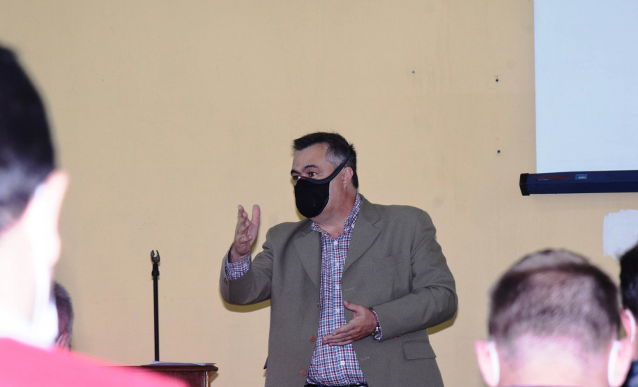 O secretário de Estado da Saúde, Beto Preto assinou a ordem de serviço nesta quinta-feira (16) que autoriza o início imediato de reformas de reparo no Hospital Regional da Lapa São Sebastião (HRLSS).  -  Curitiba, 16/09/2021  -  Foto: Américo Antonio/SESA