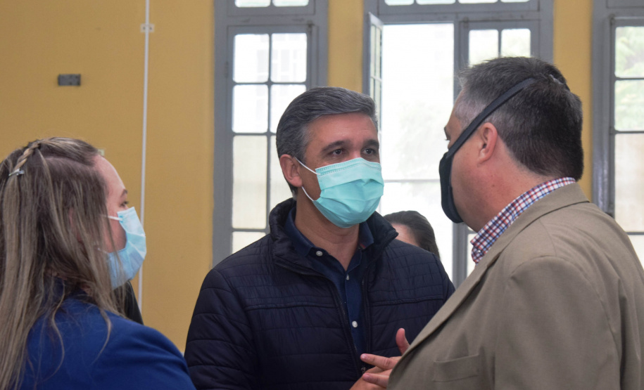 O secretário de Estado da Saúde, Beto Preto assinou a ordem de serviço nesta quinta-feira (16) que autoriza o início imediato de reformas de reparo no Hospital Regional da Lapa São Sebastião (HRLSS).  -  Curitiba, 16/09/2021  -  Foto: Américo Antonio/SESA