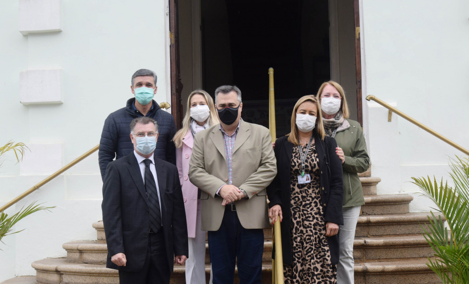 O secretário de Estado da Saúde, Beto Preto assinou a ordem de serviço nesta quinta-feira (16) que autoriza o início imediato de reformas de reparo no Hospital Regional da Lapa São Sebastião (HRLSS).  -  Curitiba, 16/09/2021  -  Foto: Américo Antonio/SESA