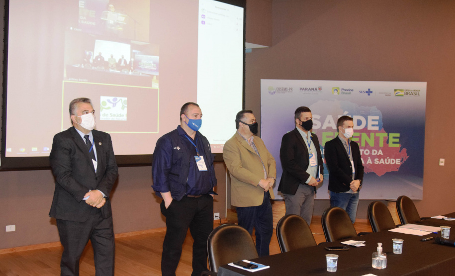 A política da atenção primária à saúde no contexto da pandemia da Covid-19 foi discutida com a Secretaria de Estado da Saúde e representantes do Ministério da Saúde nesta quinta-feira (16), durante a oficina Previne Brasil, com a presença do secretário de Atenção Primária à Saúde do órgão federal, Raphael Câmara Medeiros Parente.  -  Curitiba, 16/09/2021  -  Foto: Américo Antonio/SESA