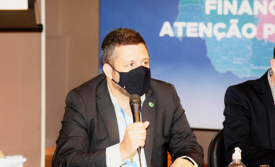 A política da atenção primária à saúde no contexto da pandemia da Covid-19 foi discutida com a Secretaria de Estado da Saúde e representantes do Ministério da Saúde nesta quinta-feira (16), durante a oficina Previne Brasil, com a presença do secretário de Atenção Primária à Saúde do órgão federal, Raphael Câmara Medeiros Parente.  -  Curitiba, 16/09/2021  -  Foto: Américo Antonio/SESA