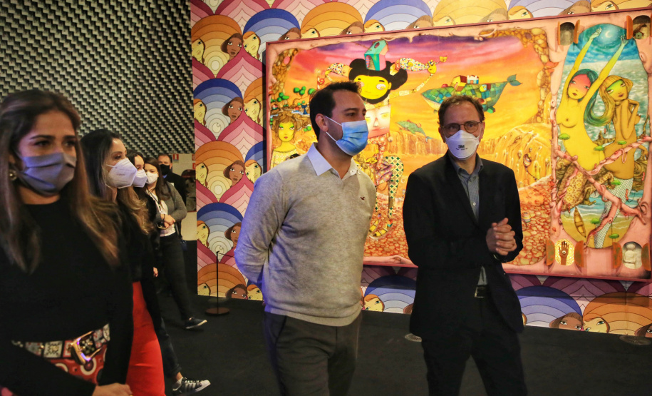 Governador Carlos Massa Ratinho Junior participa da abertura da exposição retrospectiva da carreira dos irmãos Gustavo e Otávio Pandolfo, OSGEMEOS , no Museu Oscar Niemeyer - Curitiba, 16/09/2021 - Foto: José Fernando Ogura/AEN