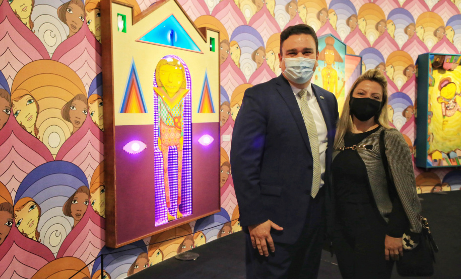 Governador Carlos Massa Ratinho Junior participa da abertura da exposição retrospectiva da carreira dos irmãos Gustavo e Otávio Pandolfo, OSGEMEOS , no Museu Oscar Niemeyer - Curitiba, 16/09/2021 - Foto: José Fernando Ogura/AEN