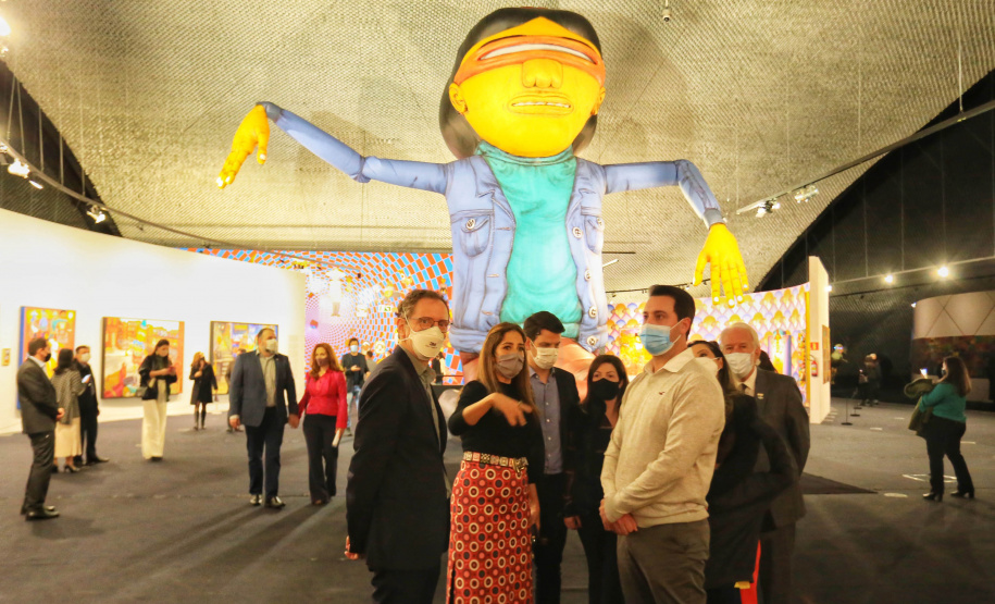 Governador Carlos Massa Ratinho Junior participa da abertura da exposição retrospectiva da carreira dos irmãos Gustavo e Otávio Pandolfo, OSGEMEOS , no Museu Oscar Niemeyer - Curitiba, 16/09/2021 - Foto: José Fernando Ogura/AEN