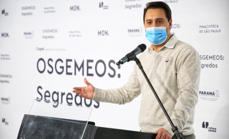 Governador Carlos Massa Ratinho Junior participa da abertura da exposição retrospectiva da carreira dos irmãos Gustavo e Otávio Pandolfo, OSGEMEOS , no Museu Oscar Niemeyer - Curitiba, 16/09/2021 - Foto: José Fernando Ogura/AEN