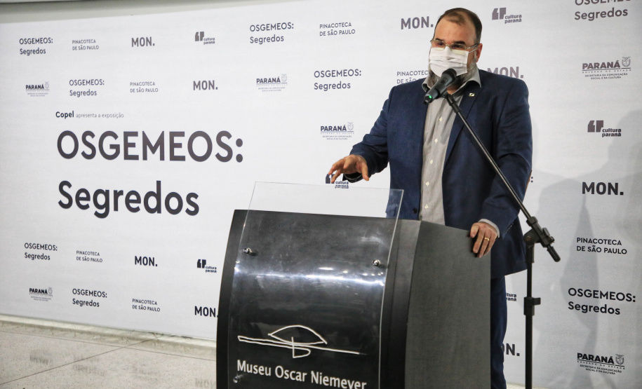 Governador Carlos Massa Ratinho Junior participa da abertura da exposição retrospectiva da carreira dos irmãos Gustavo e Otávio Pandolfo, OSGEMEOS , no Museu Oscar Niemeyer - Na foto, o secretário estadual da Comunicação e da Cultura, João Debiasi - Curitiba, 16/09/2021 - Foto: José Fernando Ogura/AEN