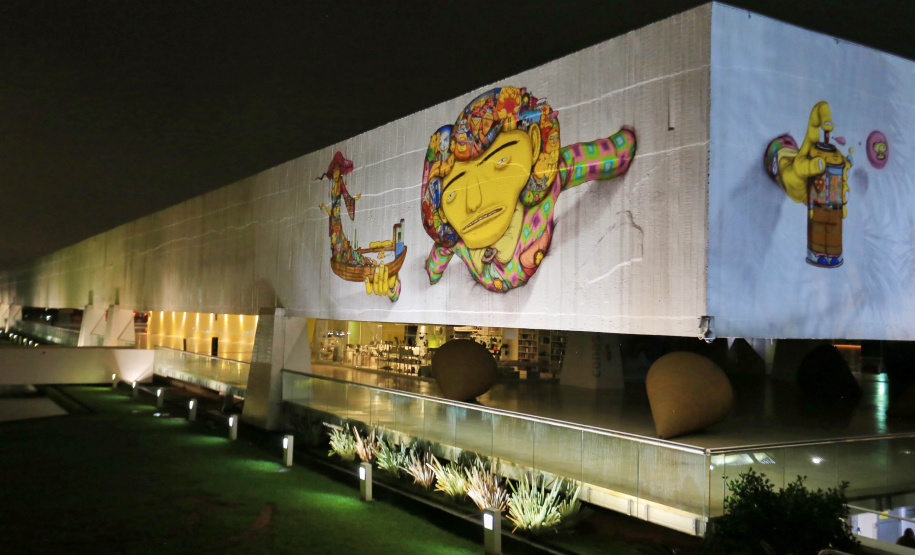 Governador Carlos Massa Ratinho Junior participa da abertura da exposição retrospectiva da carreira dos irmãos Gustavo e Otávio Pandolfo, OSGEMEOS , no Museu Oscar Niemeyer - Curitiba, 16/09/2021 - Foto: José Fernando Ogura/AEN