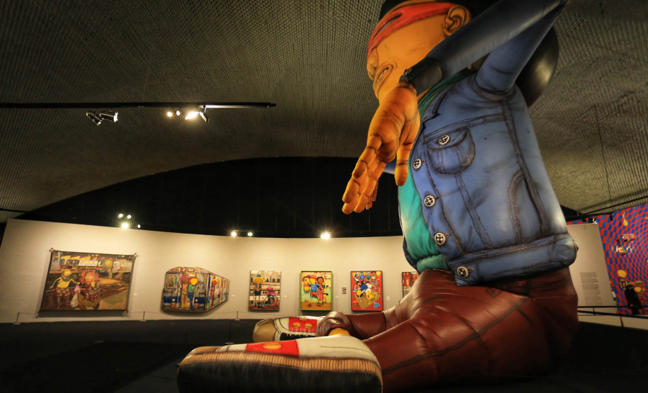 Governador Carlos Massa Ratinho Junior participa da abertura da exposição retrospectiva da carreira dos irmãos Gustavo e Otávio Pandolfo, OSGEMEOS , no Museu Oscar Niemeyer - Curitiba, 16/09/2021 - Foto: José Fernando Ogura/AEN