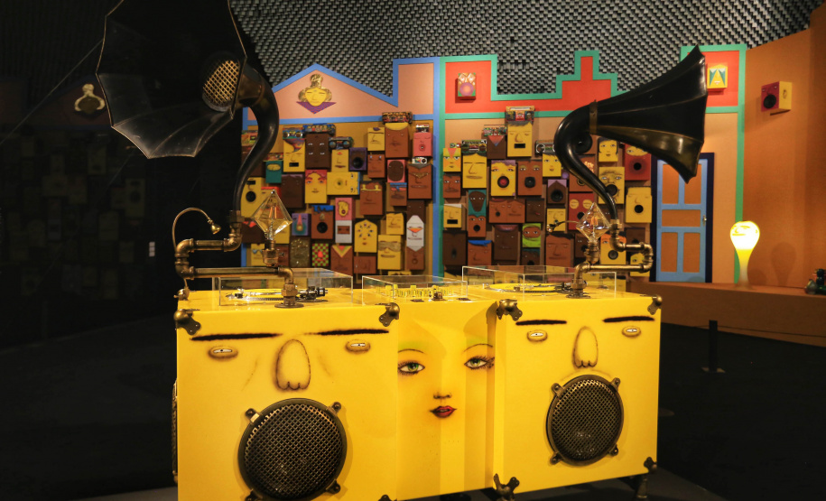 Governador Carlos Massa Ratinho Junior participa da abertura da exposição retrospectiva da carreira dos irmãos Gustavo e Otávio Pandolfo, OSGEMEOS , no Museu Oscar Niemeyer - Curitiba, 16/09/2021 - Foto: José Fernando Ogura/AEN