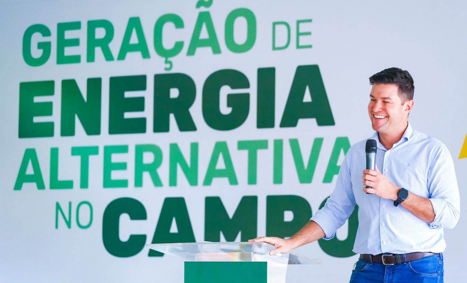 Secretários de Estado participaram, nesta quinta-feira (17), da inauguração da Usina Fotovoltaica Nelson Paludo, em Assis Chateaubriand. O chefe da Casa Civil, Guto Silva, e os secretários de Estado do Desenvolvimento Sustentável e do Turismo, Márcio Nunes, e da Agricultura e do Abastecimento, Norberto Ortigara, destacaram os benefícios de uma usina solar para os agricultores e também ao meio ambiente.  -  Assis Chateaubriand, 17/09/2021  -  Foto: SEDEST