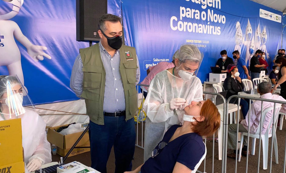O Paraná iniciou a participação no Plano Nacional de Expansão da Testagem para a Covid-19 do Ministério da Saúde. O secretário de Estado da Saúde, Beto Preto, esteve em Foz do Iguaçu nesta sexta-feira (17) para o lançamento do projeto. -  Foz do Iguaçu, 17/09/2021  -  Foto: Gustavo Marçal/SESA