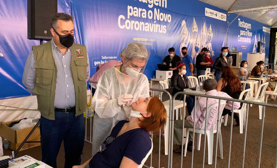 O Paraná iniciou a participação no Plano Nacional de Expansão da Testagem para a Covid-19 do Ministério da Saúde. O secretário de Estado da Saúde, Beto Preto, esteve em Foz do Iguaçu nesta sexta-feira (17) para o lançamento do projeto. -  Foz do Iguaçu, 17/09/2021  -  Foto: Gustavo Marçal/SESA