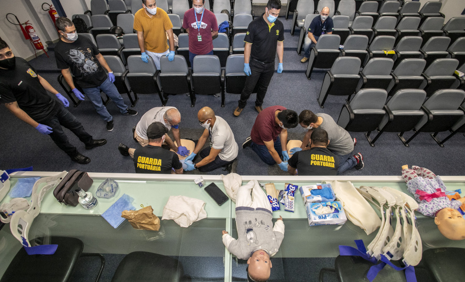 A Portos do Paraná encerrou nesta sexta-feira (17) o treinamento de um grupo de guardas portuários que integram a Brigada de Emergência no Módulo Avançado.  -  Paranaguá, 17/09/2021  -  Foto: Claudio Neves/Portos do Paraná