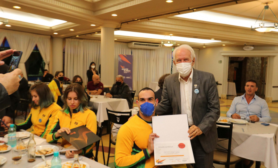 Governo do Paraná realiza evento para homenagear atletas Olímpicos e Paralímpicos. Foto: Camila Tonett