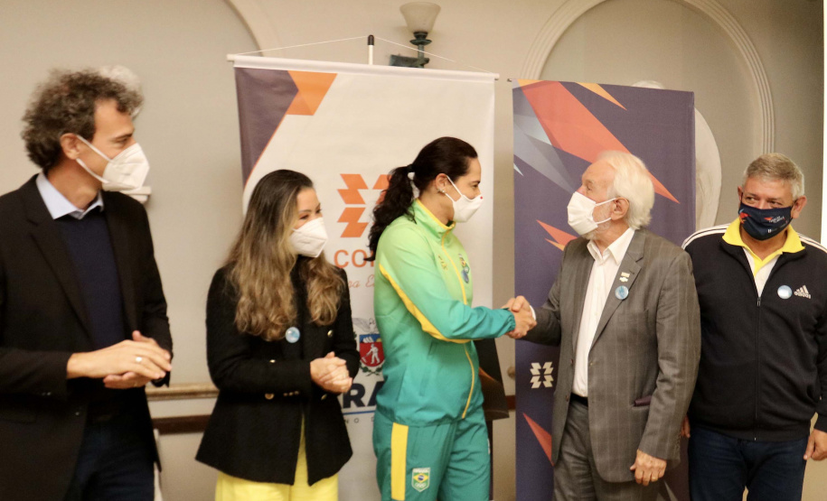 Governo do Paraná realiza evento para homenagear atletas Olímpicos e Paralímpicos. Foto: Camila Tonett