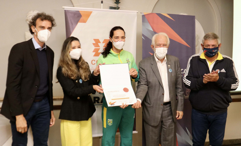 Governo do Paraná realiza evento para homenagear atletas Olímpicos e Paralímpicos. Foto: Camila Tonett