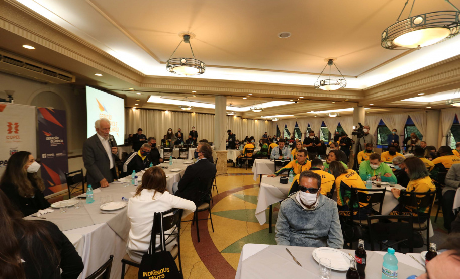 Governo do Paraná realiza evento para homenagear atletas Olímpicos e Paralímpicos. Foto: Camila Tonett