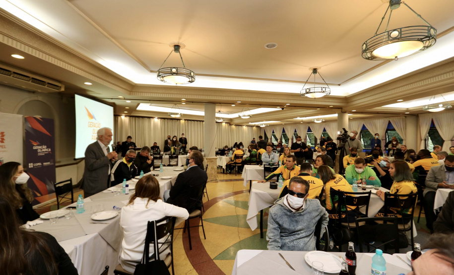 Governo do Paraná realiza evento para homenagear atletas Olímpicos e Paralímpicos. Foto: Camila Tonett