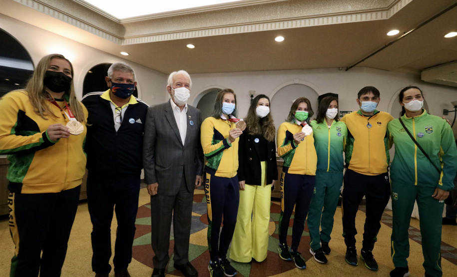 Governo do Paraná realiza evento para homenagear atletas Olímpicos e Paralímpicos. Foto: Camila Tonett